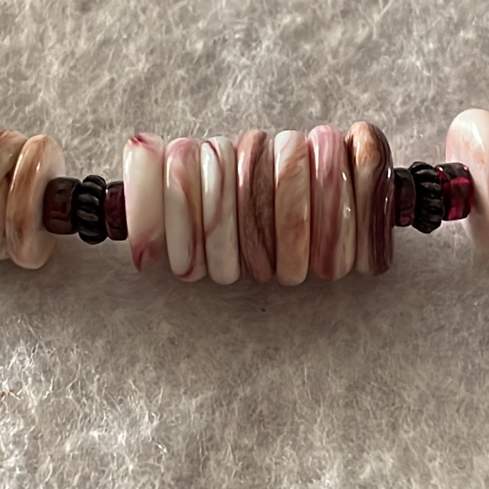 Shell Choker Necklace - Picture 2 of 6